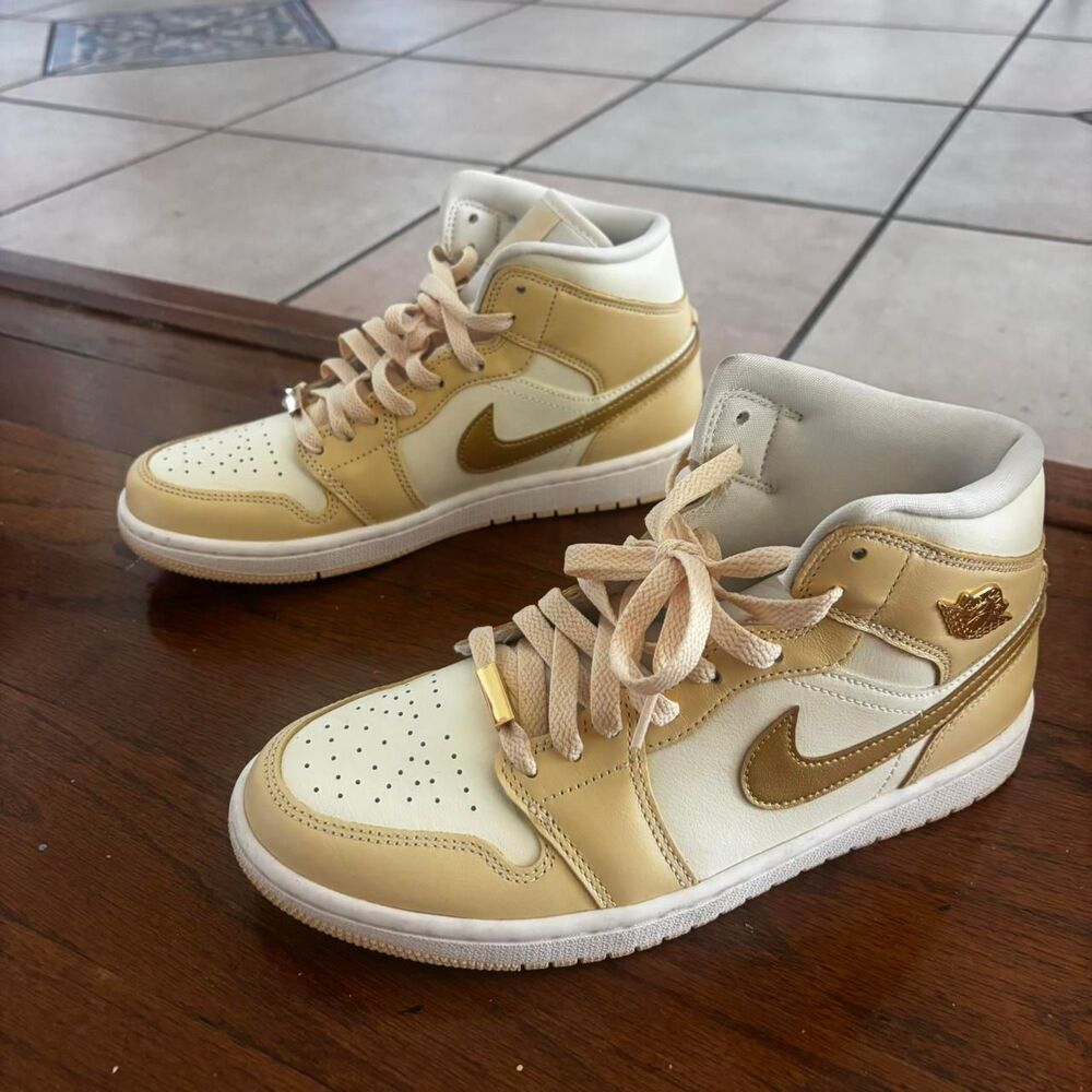 NIKE JORDANS Hightop Trendy Unisex Men's Women's Cream Yellow Trainers Sz W9 VUB